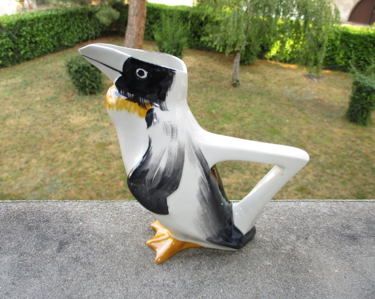 Edouard Marcel Sandoz pour Haviland  Pichet pingouin en porcelaine très bon état, sans bouchon.