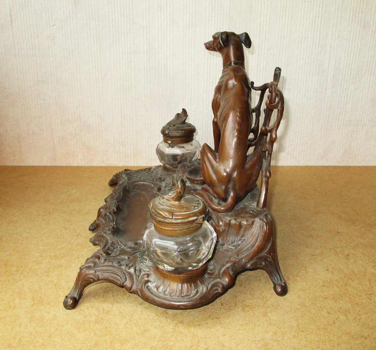 Beautiful Art Nouveau Inkwell Made Of Leaded Glass With A Chocolate-colored Patina, Featuring A Greyhound, Signed A. Bossu.-photo-1