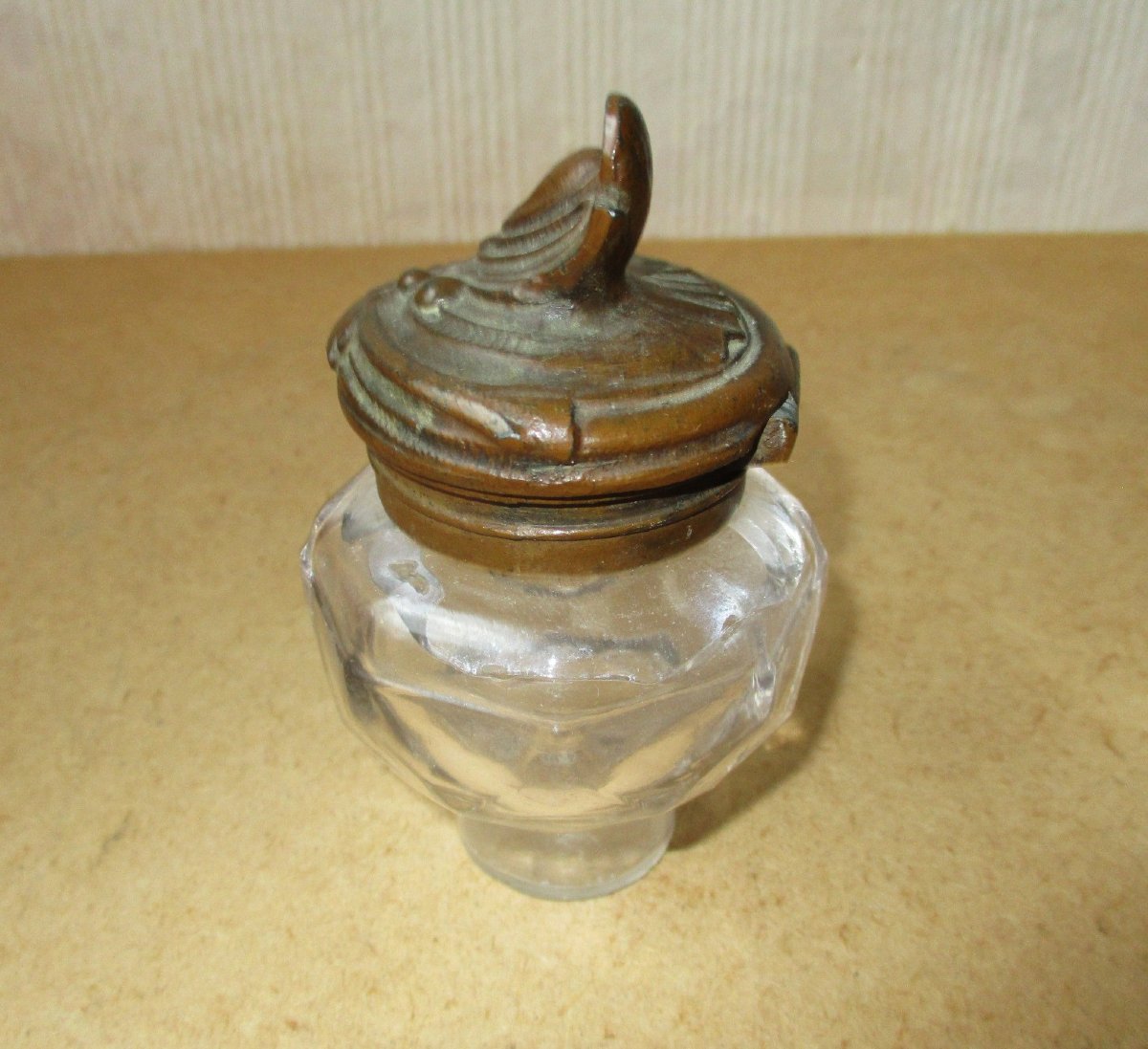 Beautiful Art Nouveau Inkwell Made Of Leaded Glass With A Chocolate-colored Patina, Featuring A Greyhound, Signed A. Bossu.-photo-8