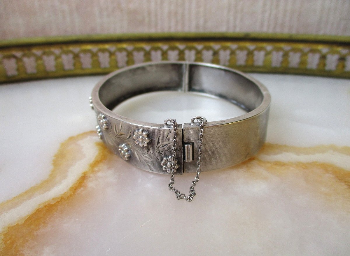 A Beautiful Solid Silver Bangle Bracelet Decorated With Small Flowers, Made In France Around 1920.-photo-2