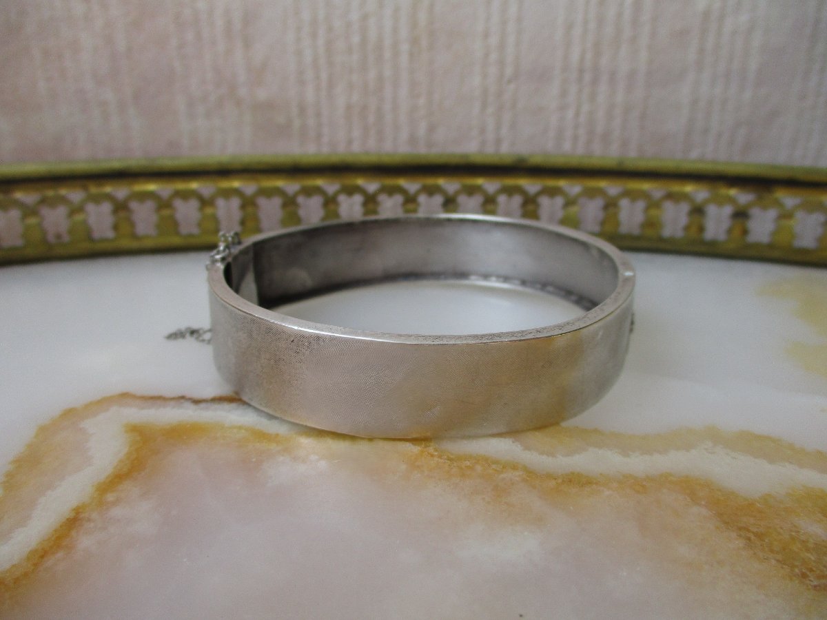 A Beautiful Solid Silver Bangle Bracelet Decorated With Small Flowers, Made In France Around 1920.-photo-3
