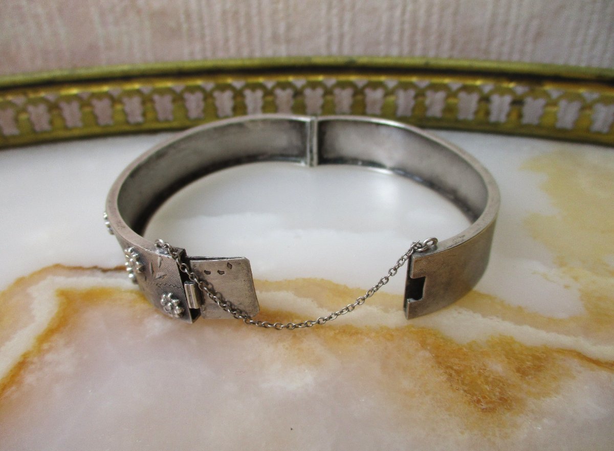 A Beautiful Solid Silver Bangle Bracelet Decorated With Small Flowers, Made In France Around 1920.-photo-2