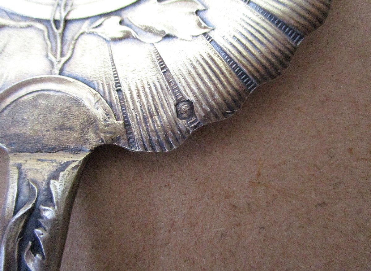 Belle pelle ou cuillère à fraises Art Nouveau richement décorée en argent massif et vermeil.-photo-7