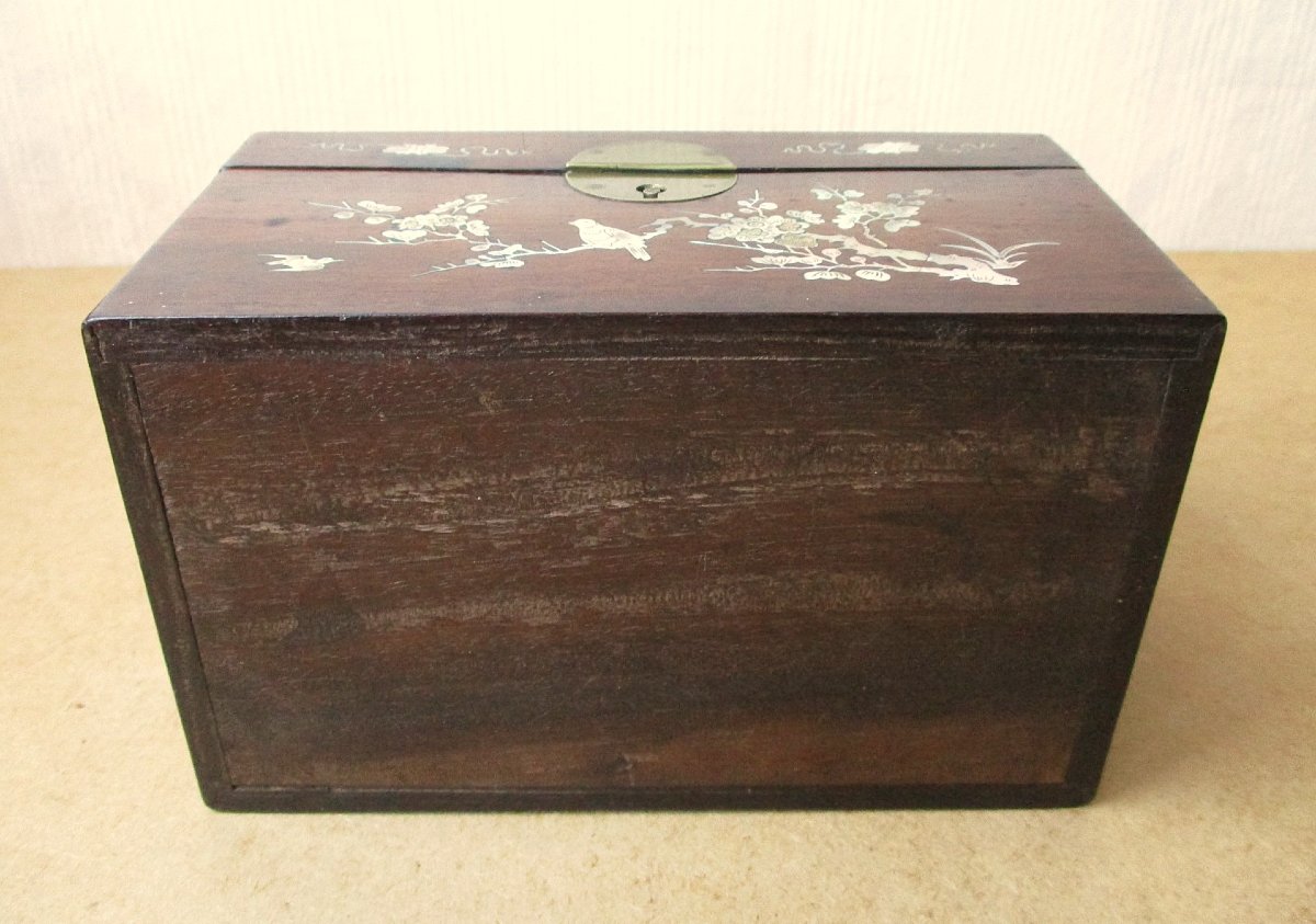 Ancien très beau petit coffret en bois palissandre et incrustation de nacre Vietnam ou Chine.-photo-4