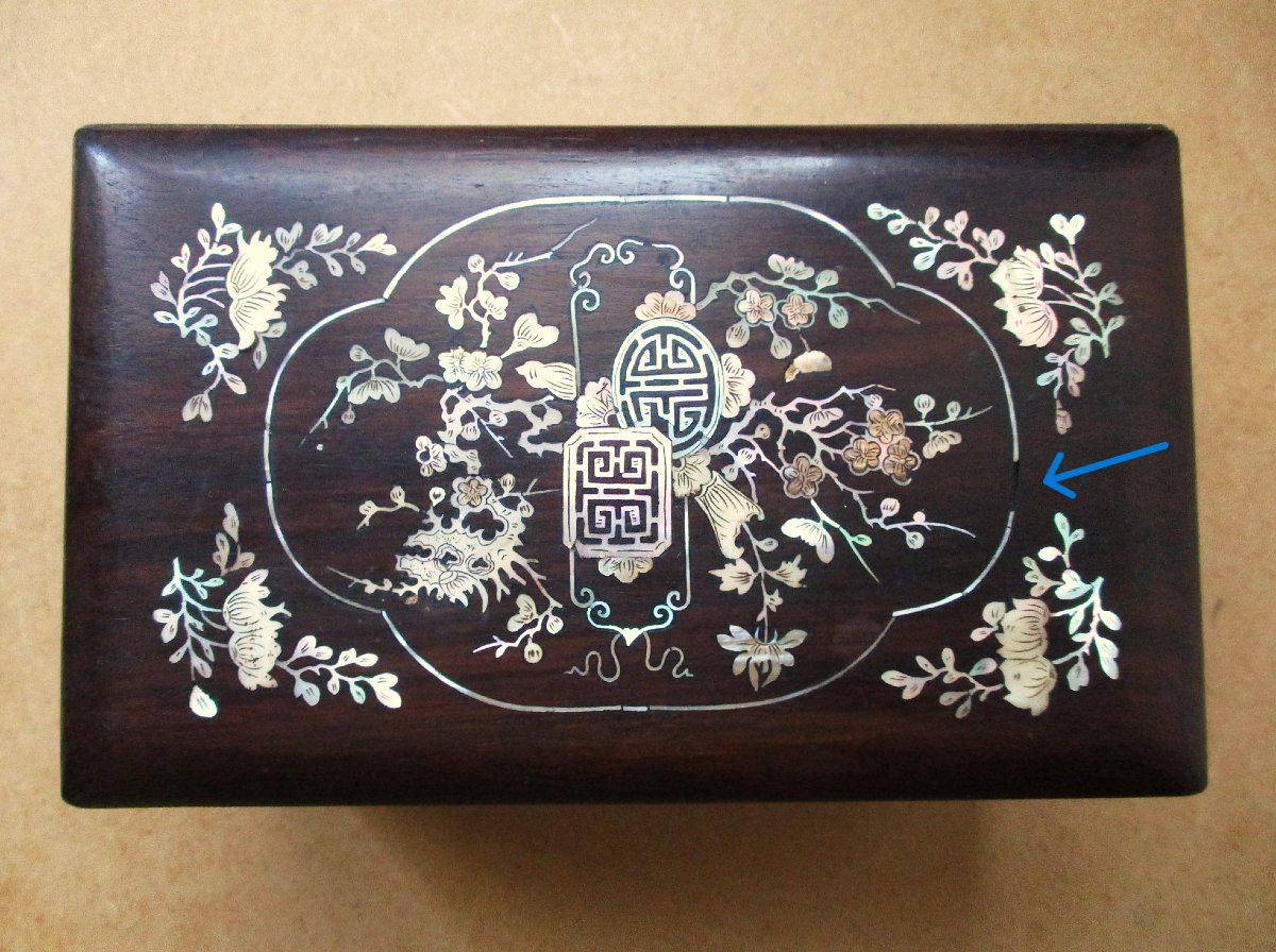 Ancien très beau petit coffret en bois palissandre et incrustation de nacre Vietnam ou Chine.-photo-5