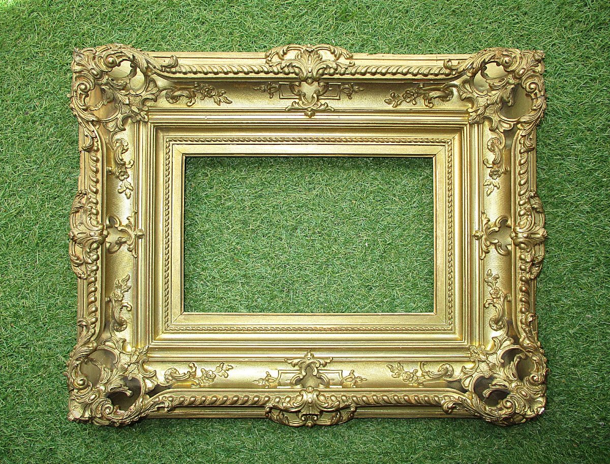 Beautiful Openwork Frame With Keys, In The Louis XV Style From The Napoleon III Period. Frame Dimensions: 26.2 X 17.3 Cm.