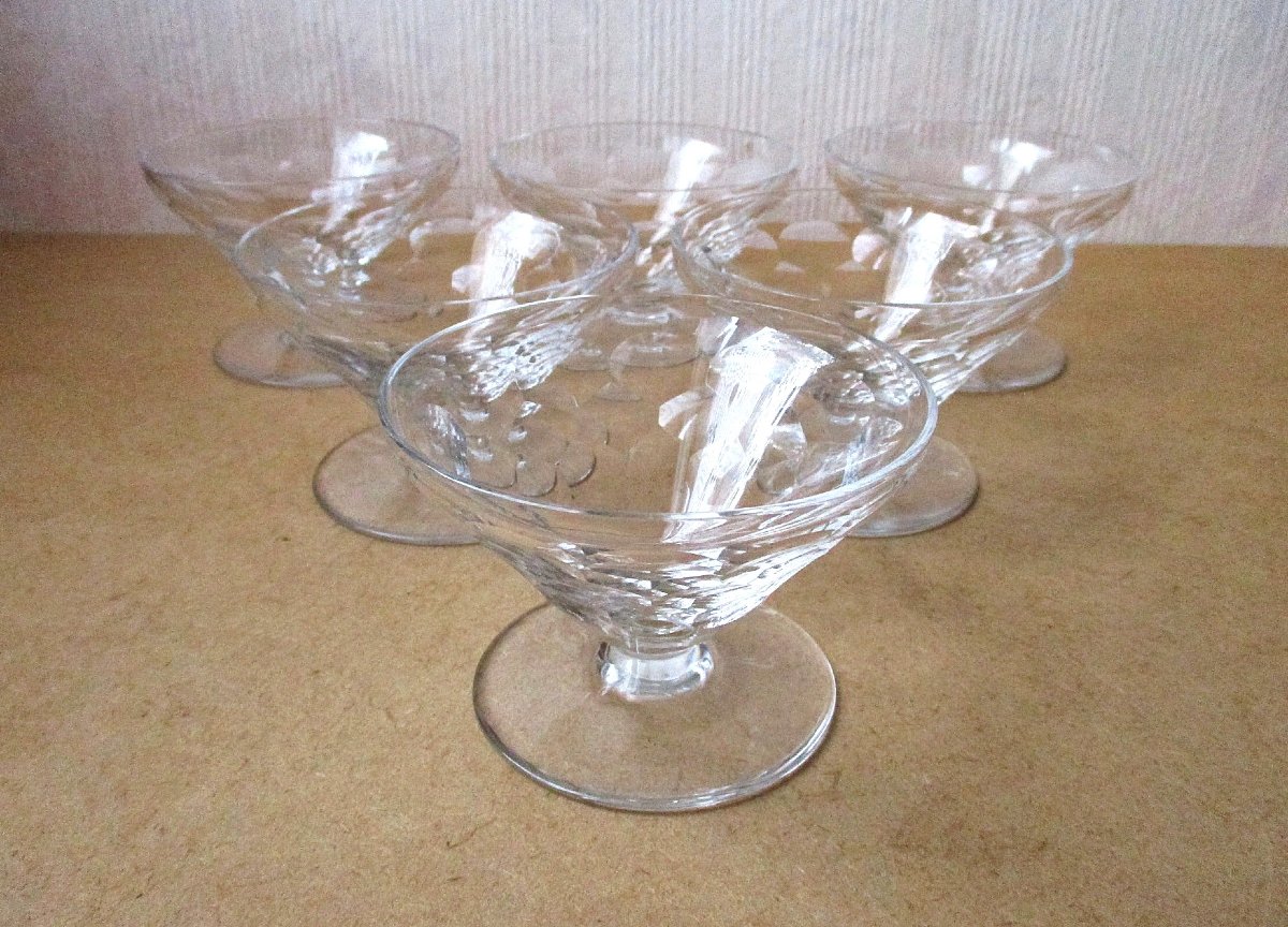 Six coupes à champagne en cristal de Baccarat d'époque Art Déco modèle Brindisi en parfait état-photo-2
