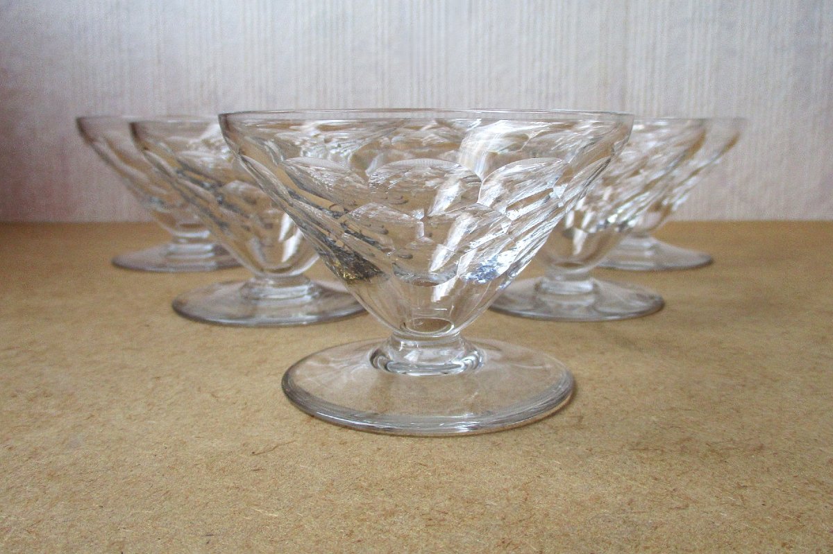 Six coupes à champagne en cristal de Baccarat d'époque Art Déco modèle Brindisi en parfait état-photo-3