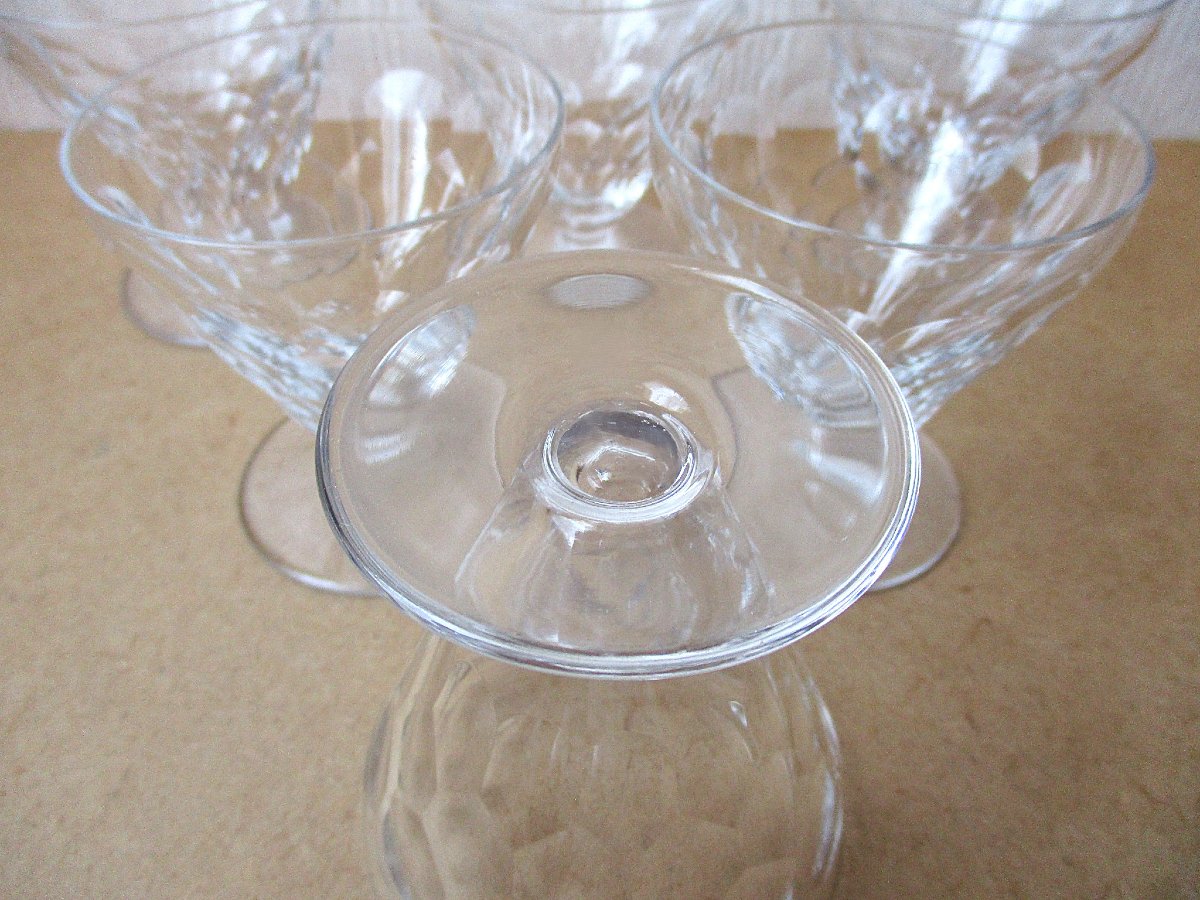 Six verres à vin blanc en cristal de Baccarat d'époque Art Déco modèle Brindisi en parfait état-photo-2