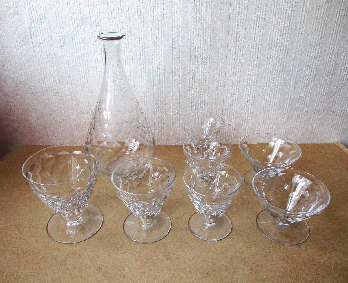 A Set Of Baccarat Art Deco "brindisi" Crystal Glasses In Perfect Condition.