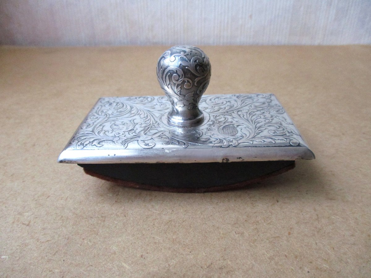 19th-century Blotting Pad Made Of Solid Silver, Decorated With Foliage And Mythical Creatures, With The Monogram "em."-photo-2