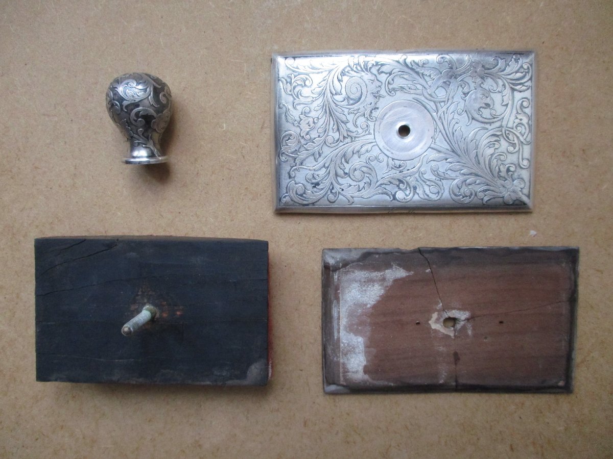 19th-century Blotting Pad Made Of Solid Silver, Decorated With Foliage And Mythical Creatures, With The Monogram "em."-photo-8