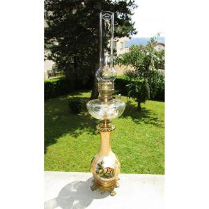 Lampe à Pétrole XIXe En Porcelaine Cristal Et Bronze Avec 3 Fables De La Fontaine.