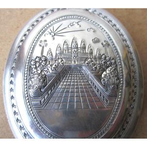 Ancien beau poudrier ou boîte à poudre en argent massif Cambodge Temple d'Angkor Vat Indochine