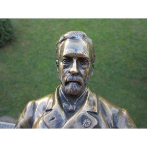 Beau petit buste en bronze fin XIXe ou d&eacute;but XXe repr&eacute;sentant Louis Pasteur m&eacute;decin m&eacute;decine