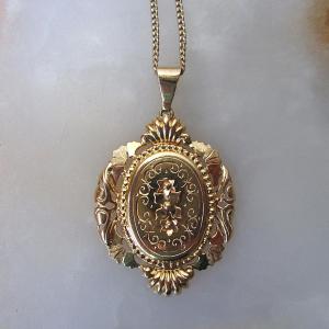 Ancien grand pendentif Napoléon III or 18k 18 carats fleurs en relief vendu avec ou sans chaîne