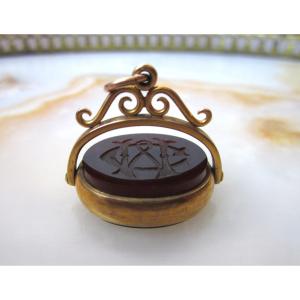 Beau sceau breloque de châtelaine XIXe en or 9 carats  9k et cornaline monogramme MC intaille