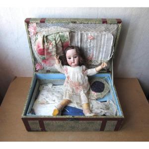 Antique Beautiful 1909 Schoenhau Hoffmeister 4/0 Doll With Her Trousseau Of Clothes.