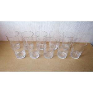 10 beaux verres gobelets en cristal de Baccarat mod&eacute;le Richelieu parfait &eacute;tat. Hauteur : 9,8 cm