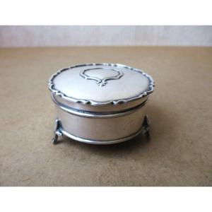 Mappin & Webb, Beautiful Small English Sterling Silver Jewelry Box Birmingham 1911.