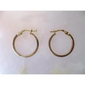 Paire de petites boucles d'oreilles créoles en or massif 9 carats 9k. Poids : 0,90 grammes.