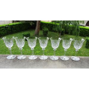 Saint Louis, 7 Beautiful Sammy-style Red Wine Glasses In Perfect Saint-louis Crystal Condition.