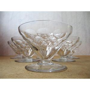 Six coupes à champagne en cristal de Baccarat d'époque Art Déco modèle Brindisi en parfait état