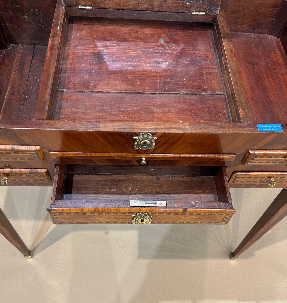Louis XVI Dressing Table-photo-6
