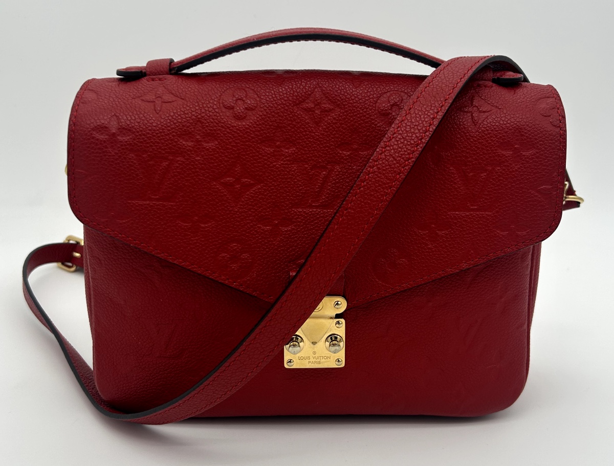 Sac Pochette Louis Vuitton Modele Metis En Cuir Rouge 