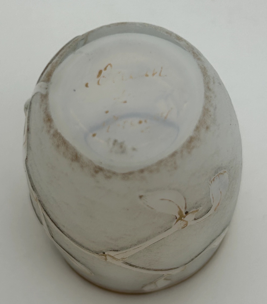 White Goblet Vase With Mistletoe Branch Decor Daum -photo-2