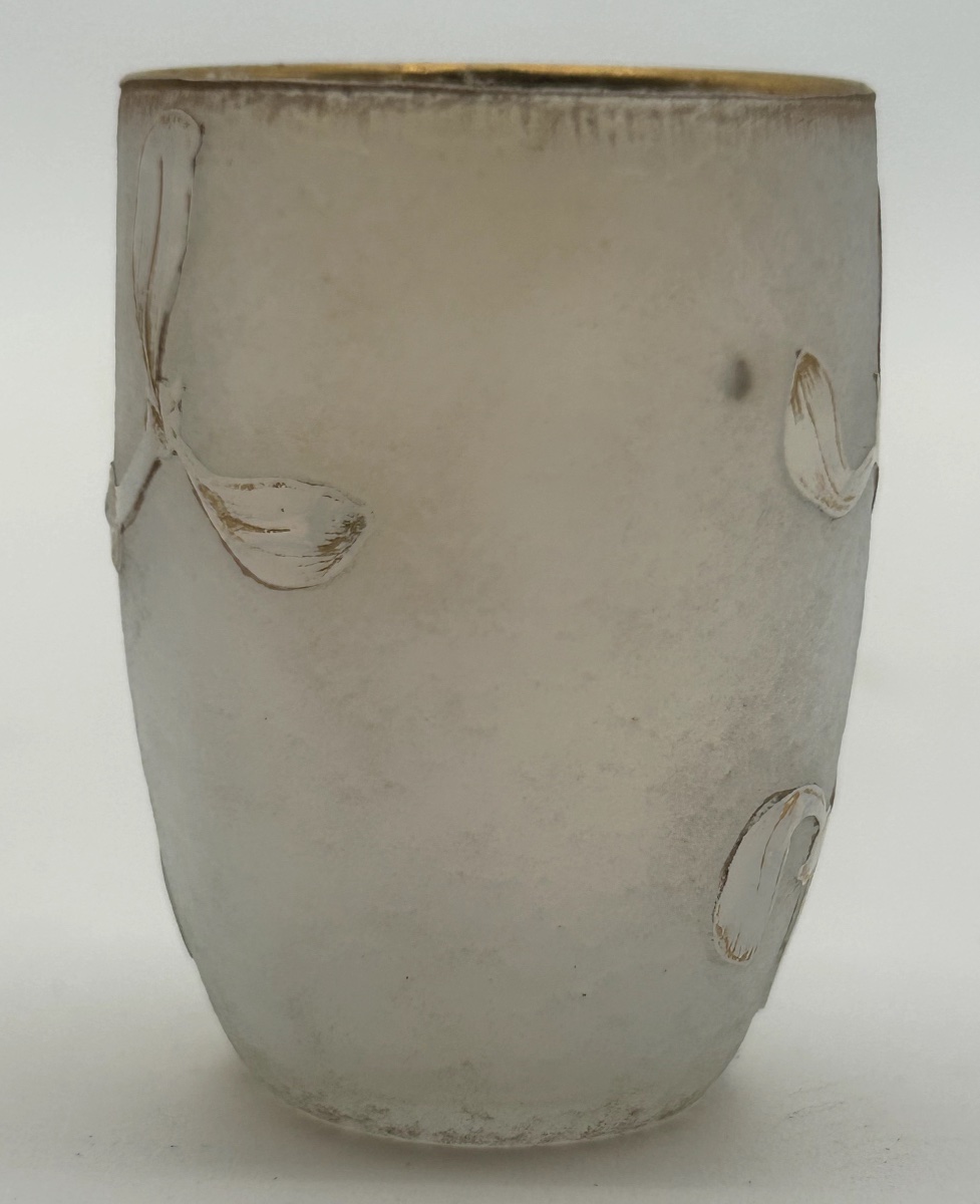 White Goblet Vase With Mistletoe Branch Decor Daum -photo-2
