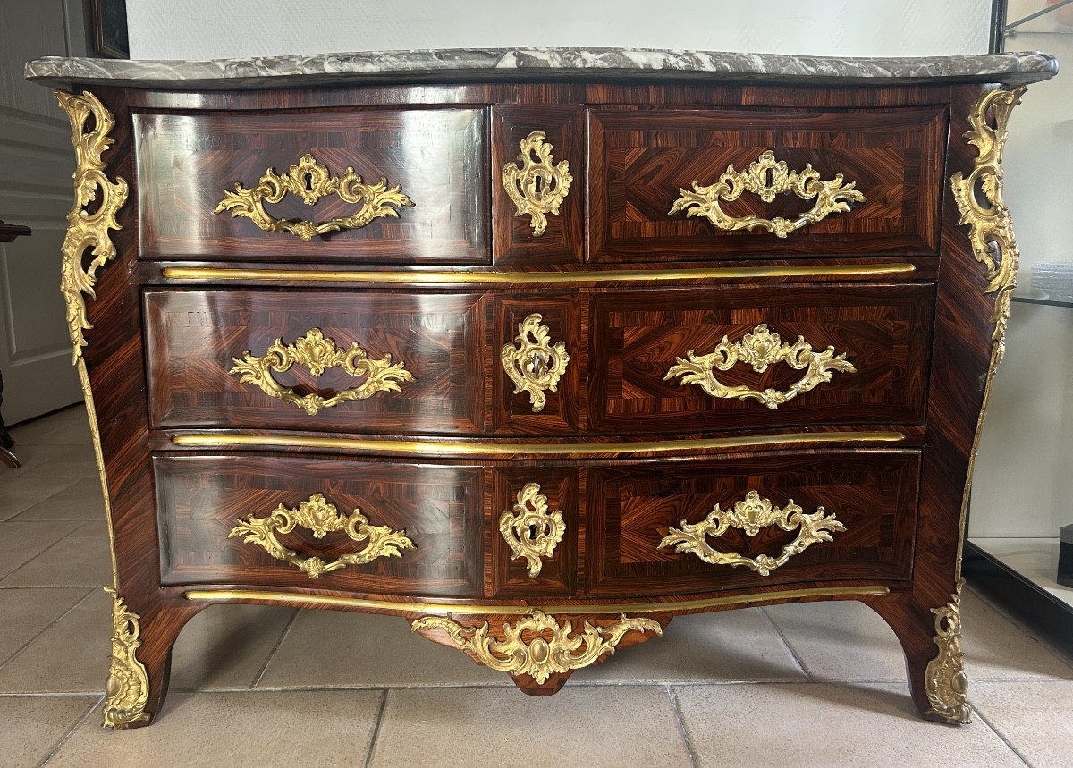 Commode d’époque Louis XV en palissandre