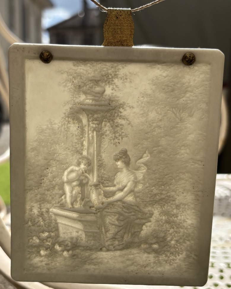 Porcelain Lithophane – Young Woman And Child At The Fountain – 19th Century