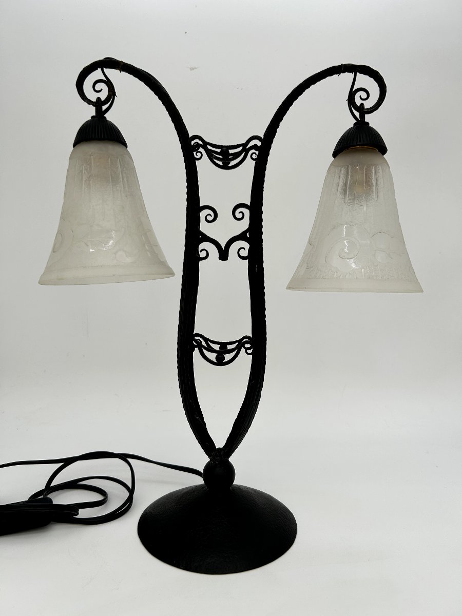 Art Nouveau Double Tulip Lamp Signed Daum Nancy, With A Wrought-iron Base