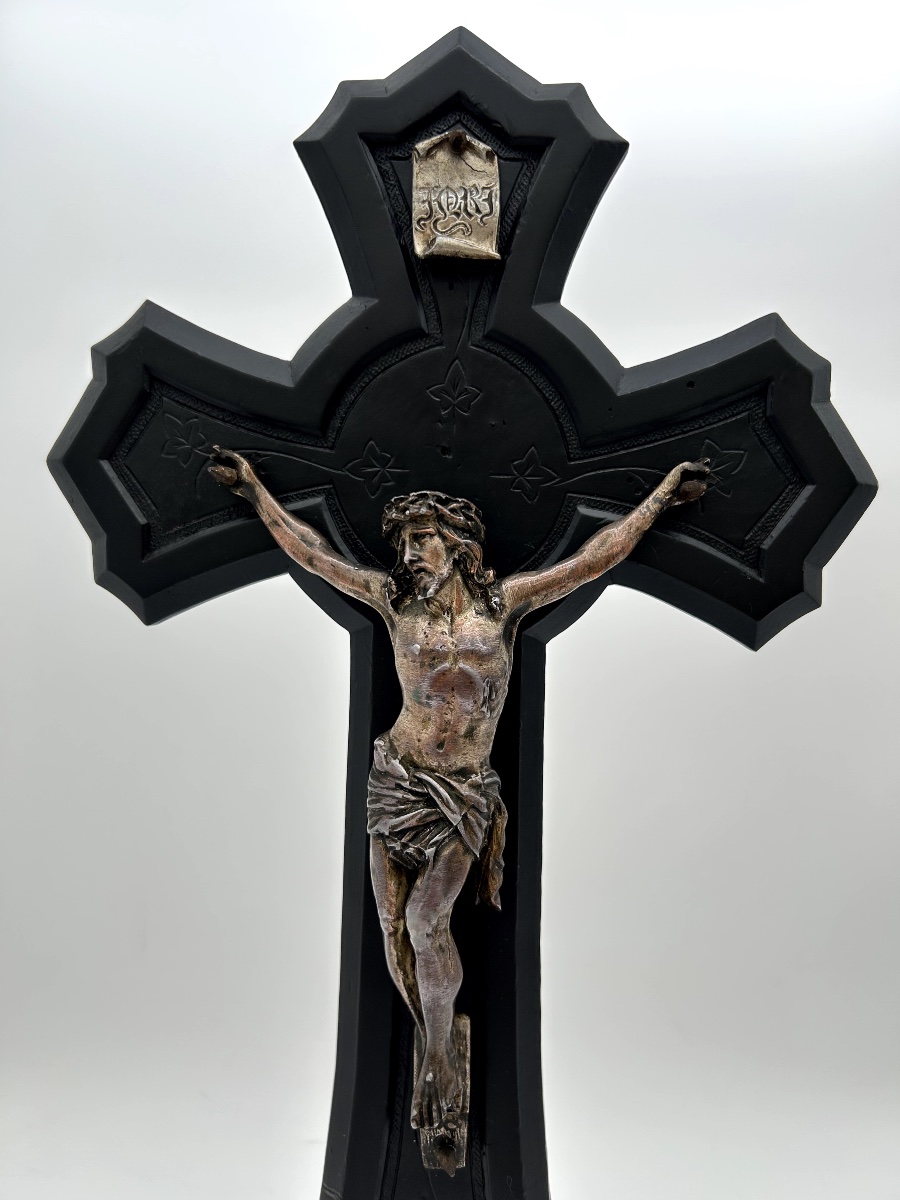 Crucifix Napoléon III en métal sur croix en bois noirci-photo-4