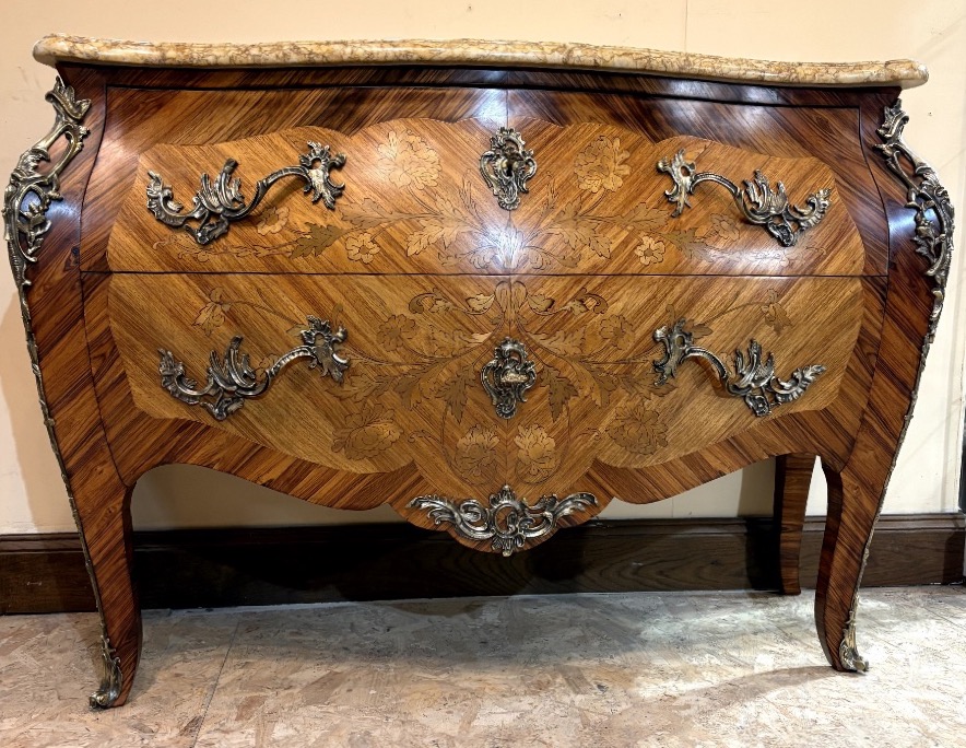 Louis XV-style Chest Of Drawers - 20th Century  