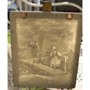 Lithophanie en porcelaine - Couple dans un sous-bois - XIXème siècle