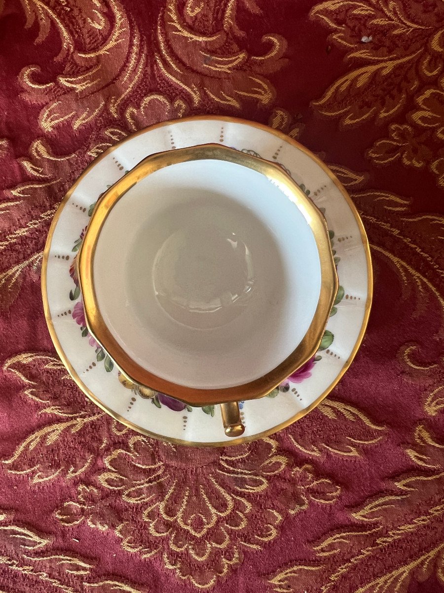Tasse Et Soucoupe En Porcelaine , Décor Fleurs , Allemande Kpm -photo-2