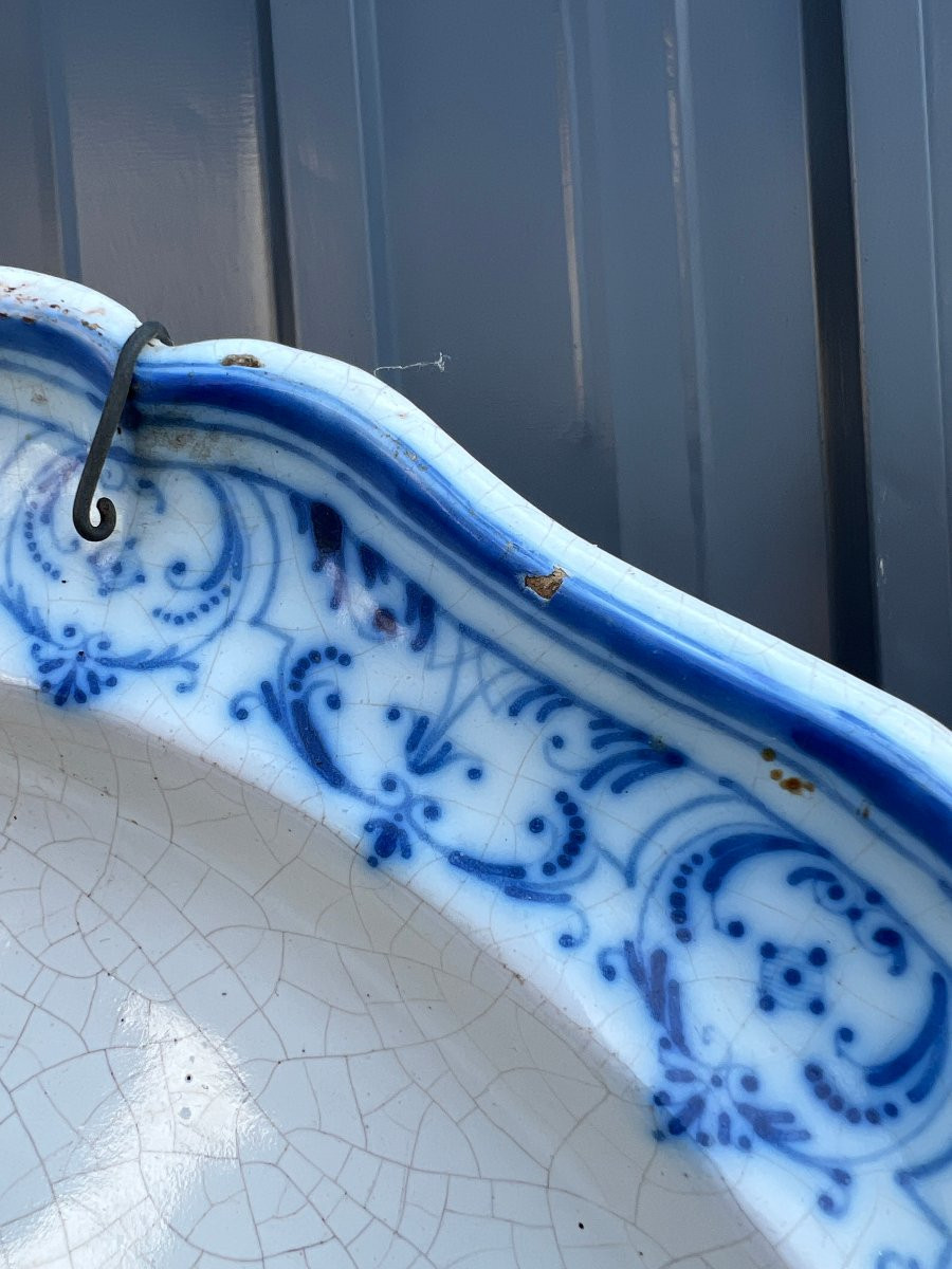 Earthenware Dish With Blue Floral Decoration On A White Background With Scalloped Edges, 18th Century-photo-8