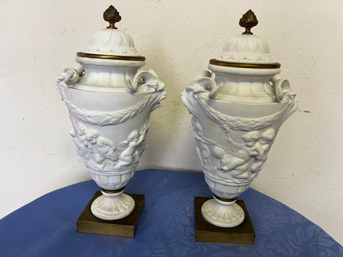 Paire  d'urnes en biscuit, bacchanales d'après Clodion, porcelaine Samson-photo-8