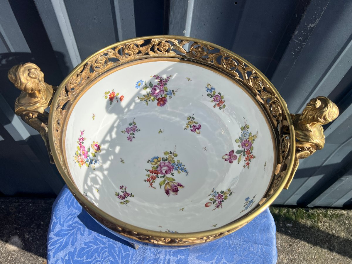 Coupe en porcelaine de Sèvres ,bleu de four, monture bronze-photo-3