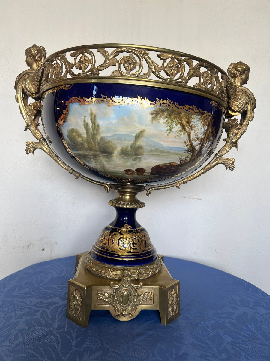 Coupe en porcelaine de Sèvres ,bleu de four, monture bronze-photo-1