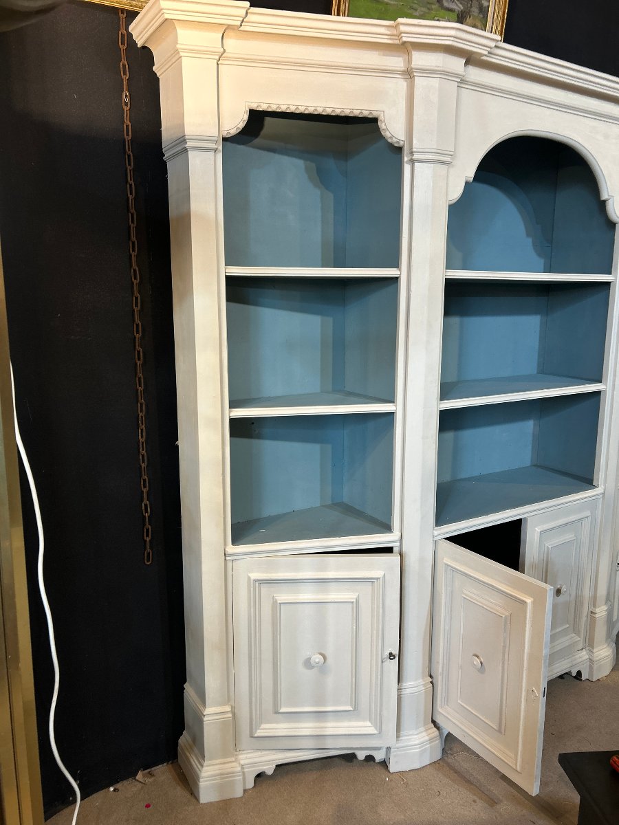 Woodwork With Shelves And Leaves-photo-3