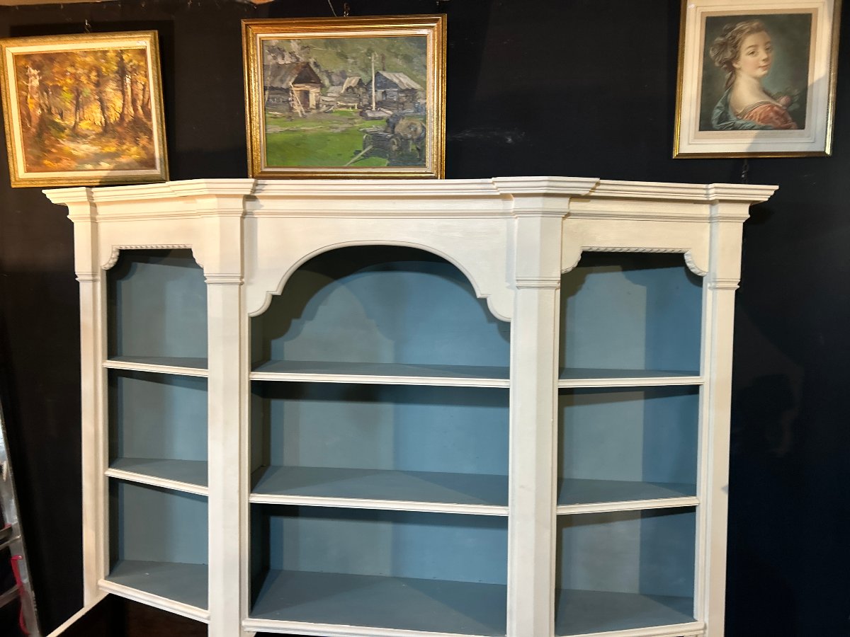 Woodwork With Shelves And Leaves-photo-5