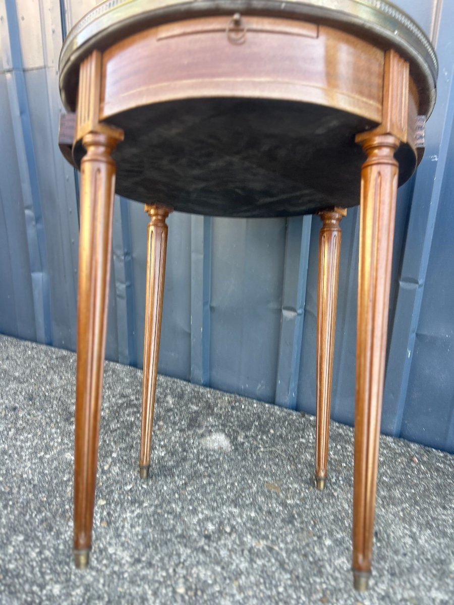 Table bouillotte en acajou, dessus de marbre gris style Louis XVI-photo-2