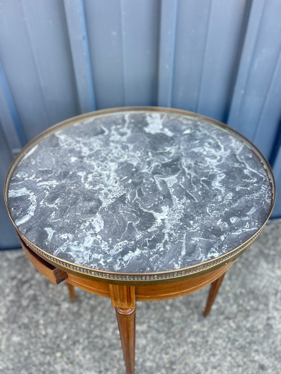 Table bouillotte en acajou, dessus de marbre gris style Louis XVI-photo-1