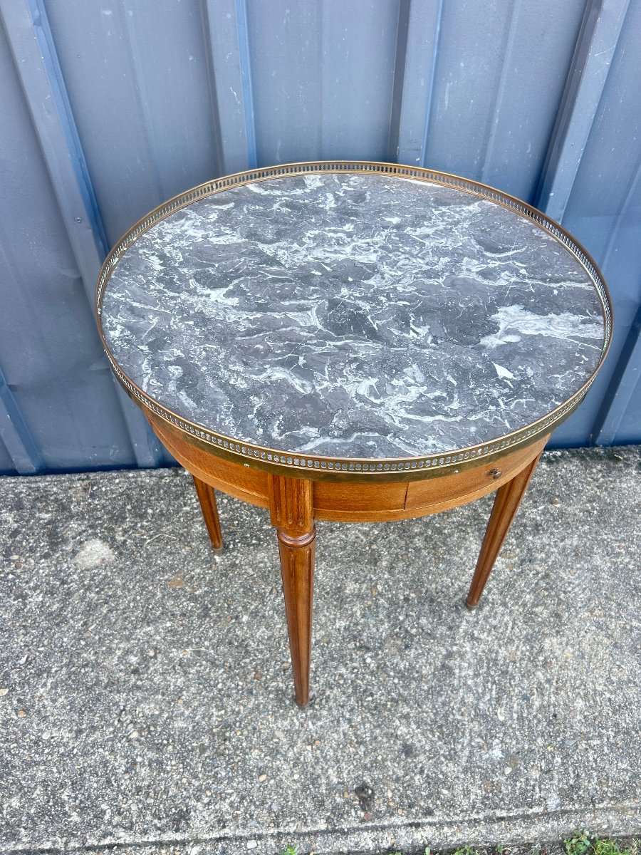 Table bouillotte en acajou, dessus de marbre gris style Louis XVI-photo-3