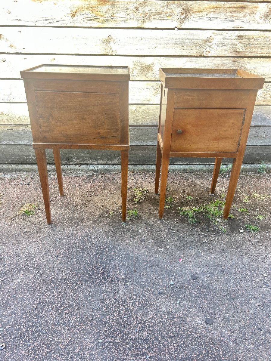 Deux tables de chevet en noyer massif, dessus e marbre gris, Epoque Restauration-photo-3