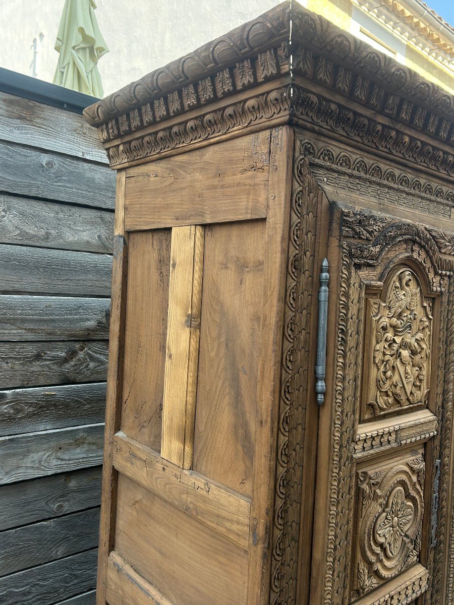 Armoire deux portes Style Louis XIV décapée-photo-3