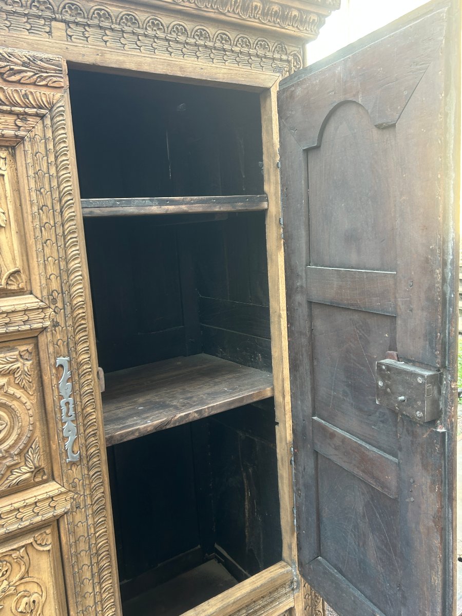 Armoire deux portes Style Louis XIV décapée-photo-5